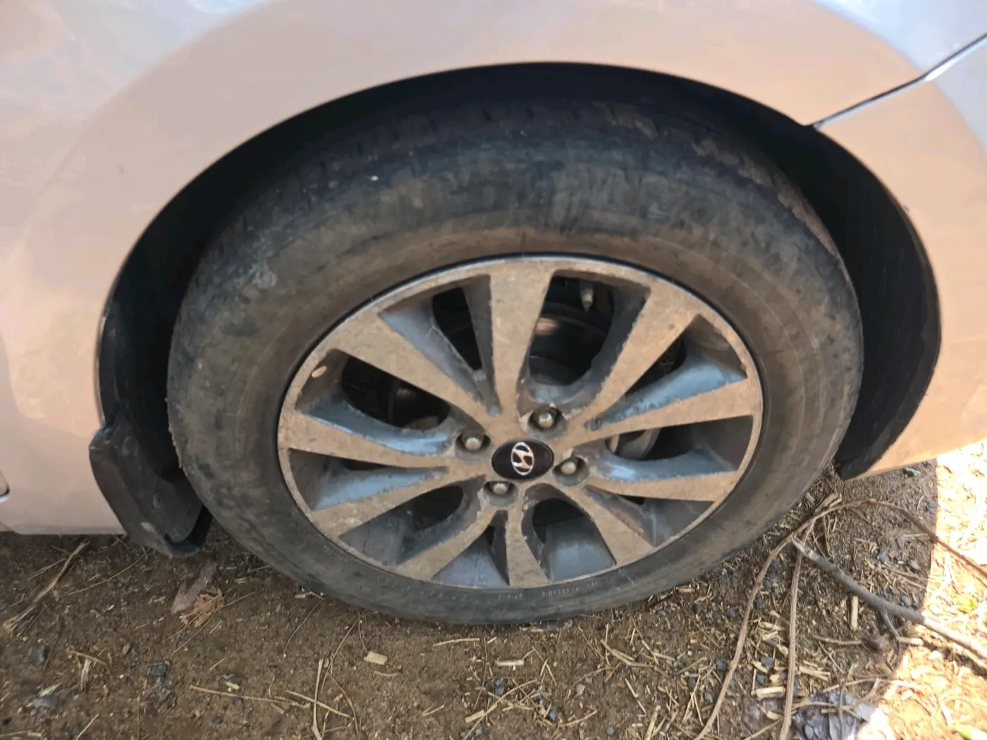 2014 Hyundai Verna FLUIDIC 1.6 CRDI SX, Diesel, Manual, 1,13,633 km, tyre