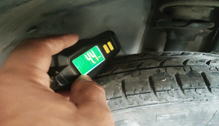 2016 Renault Kwid RXL, Petrol, Manual, 33,002 km, tyre