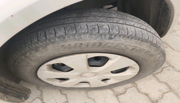 2011 Maruti Ritz VXI, Petrol, Manual, 1,07,549 km, tyre