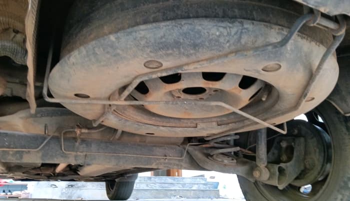 2014 Nissan Terrano XL (D), Diesel, Manual, 1,64,391 km, tyre