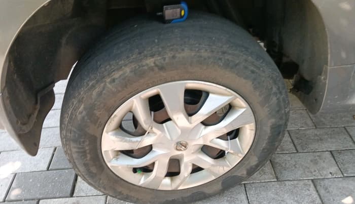 2014 Nissan Terrano XL (D), Diesel, Manual, 1,64,391 km, tyre