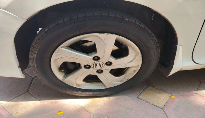 2014 Honda City 1.5L I-VTEC VX CVT, Petrol, Automatic, 1,40,675 km, tyre