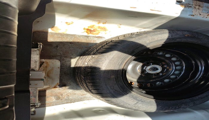 2014 Honda City 1.5L I-VTEC VX CVT, Petrol, Automatic, 1,40,675 km, tyre