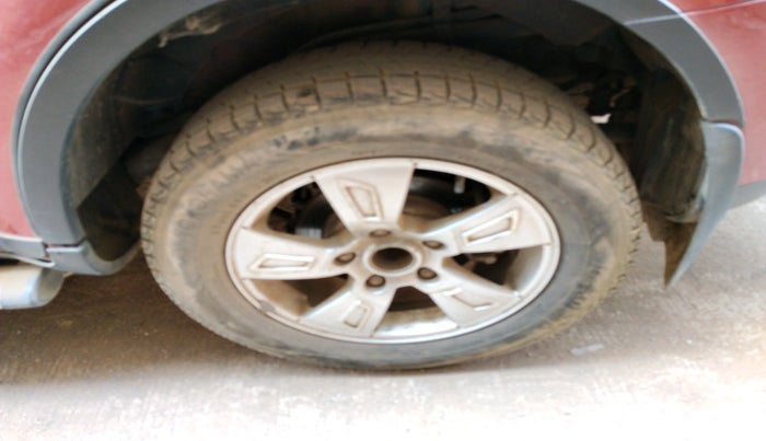 2013 Mahindra XUV500 W8, Diesel, Manual, 1,50,326 km, tyre