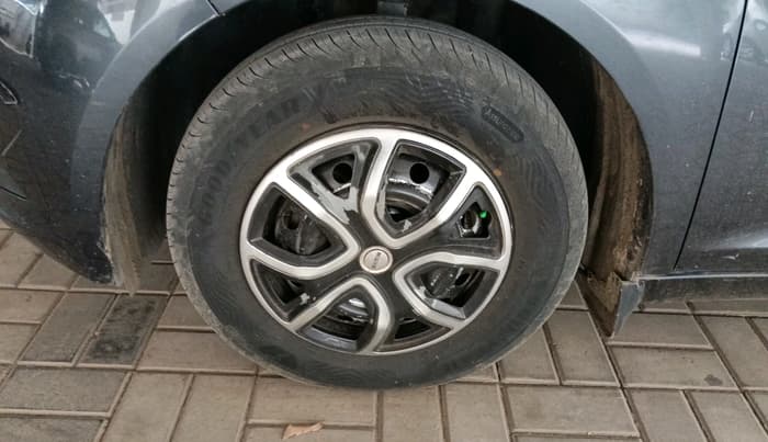 2021 Tata ALTROZ XE PETROL, Petrol, Manual, 30,341 km, tyre