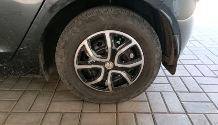 2021 Tata ALTROZ XE PETROL, Petrol, Manual, 30,341 km, tyre