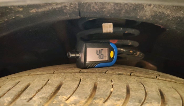 2021 Mahindra XUV700 AX 7 LUXURY P AT 7 STR, Petrol, Automatic, 43,127 km, tyre