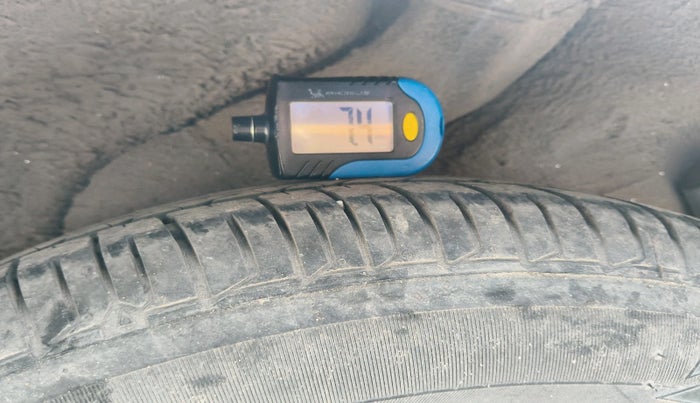 2011 Hyundai i10 MAGNA 1.2, Petrol, Manual, 33,939 km, tyre