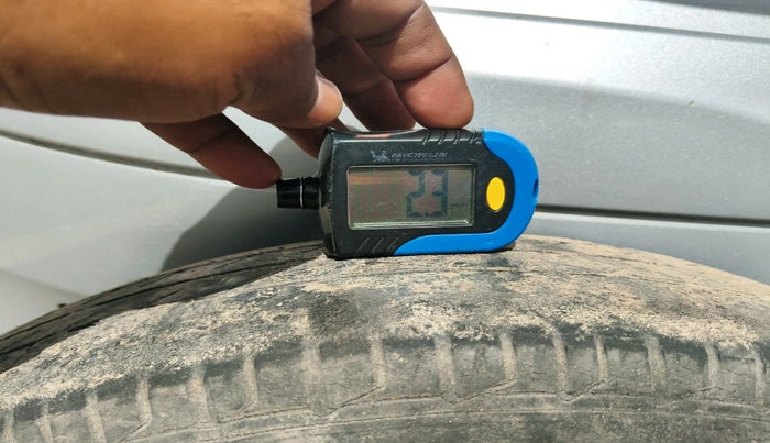 2011 Hyundai i10 MAGNA 1.2, Petrol, Manual, 33,939 km, tyre