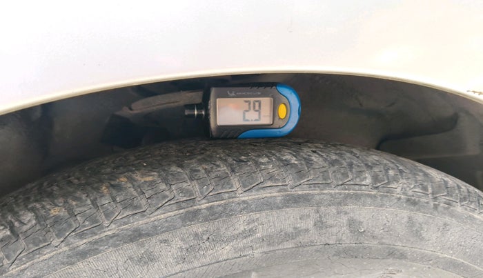 2011 Hyundai i10 MAGNA 1.2, Petrol, Manual, 33,939 km, tyre