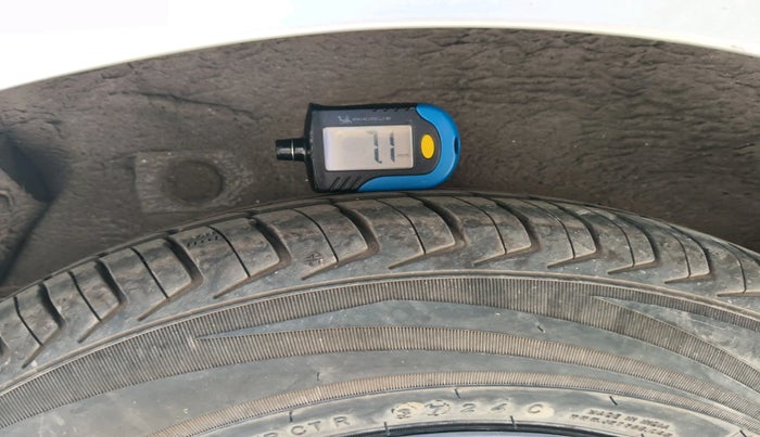 2011 Hyundai i10 MAGNA 1.2, Petrol, Manual, 33,939 km, tyre