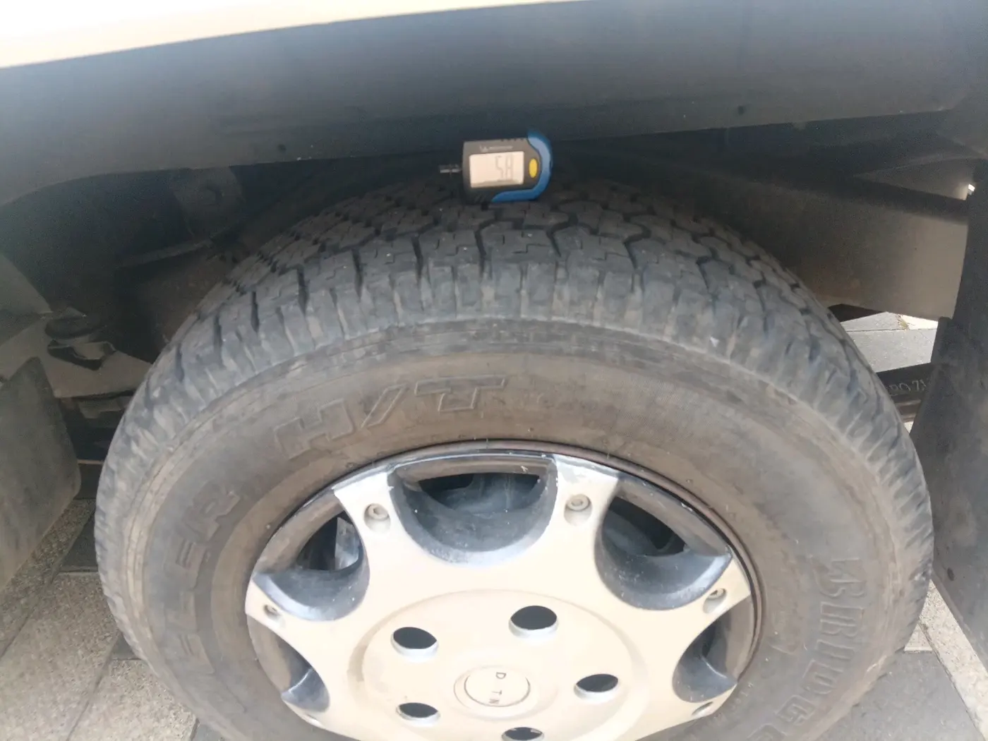 2020 Mahindra Bolero B6 (O), Diesel, Manual, 44,145 km, tyre