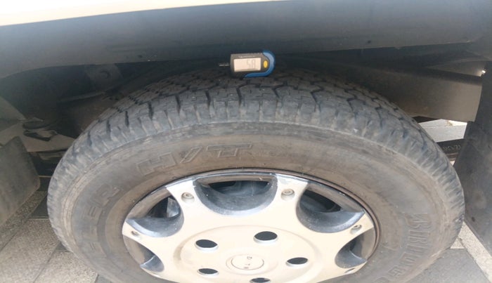 2020 Mahindra Bolero B6 (O), Diesel, Manual, 44,145 km, tyre