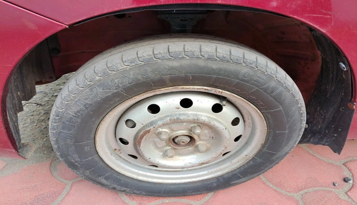 2015 Maruti Wagon R 1.0 LXI, Petrol, Manual, 74,711 km, tyre