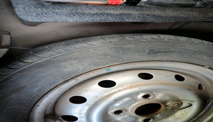 2015 Maruti Wagon R 1.0 LXI, Petrol, Manual, 74,711 km, tyre