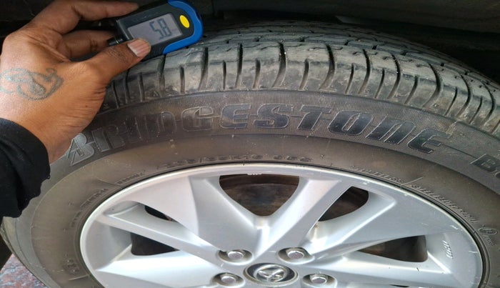 2017 Toyota Innova Crysta 2.4 VX 7 STR, Diesel, Manual, 4,85,632 km, tyre