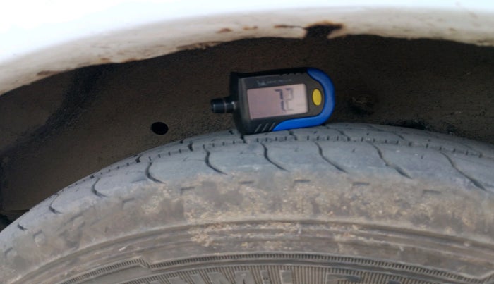 2016 Maruti Eeco 5 STR WITH A/C+HTR, CNG, Manual, 1,73,210 km, tyre