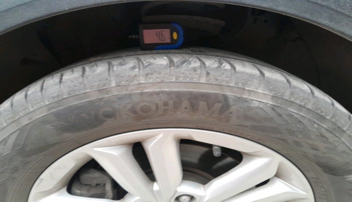 2015 Hyundai Creta SX PLUS 1.6 PETROL, Petrol, Manual, 1,08,822 km, tyre