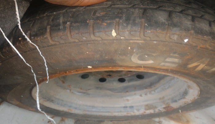 2015 Maruti Swift Dzire LDI, Diesel, Manual, 1,00,661 km, tyre