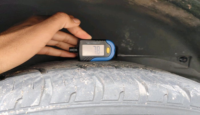 2017 Tata Hexa XTA 4X2 6 STR, Diesel, Automatic, 2,56,116 km, tyre