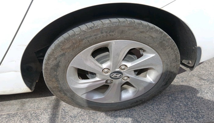 2019 Hyundai Xcent SX 1.2, Petrol, Manual, 35,446 km, tyre