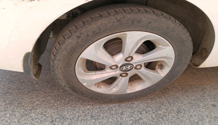 2019 Hyundai Xcent SX 1.2, Petrol, Manual, 35,446 km, tyre