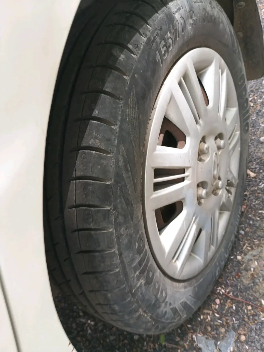2013 Hyundai Santro Xing GLS, Petrol, Manual, 64,475 km, tyre