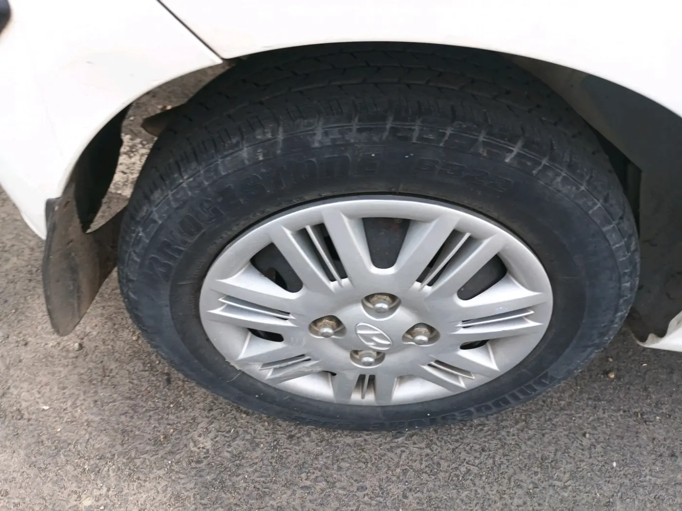 2013 Hyundai Santro Xing GLS, Petrol, Manual, 64,475 km, tyre