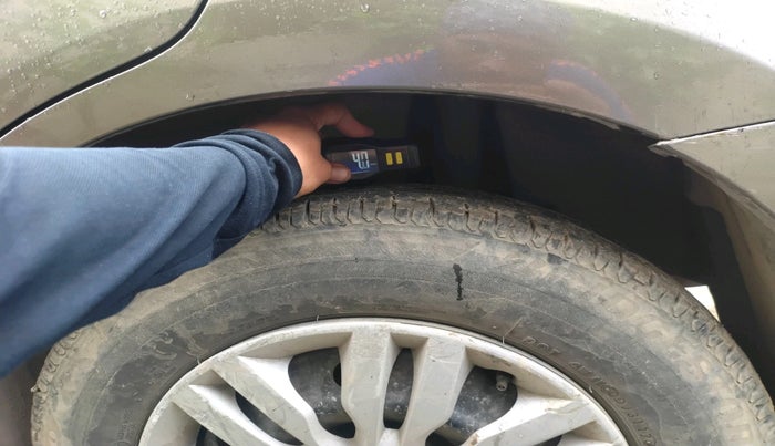 2017 Maruti Dzire VXI, Petrol, Manual, 75,323 km, tyre