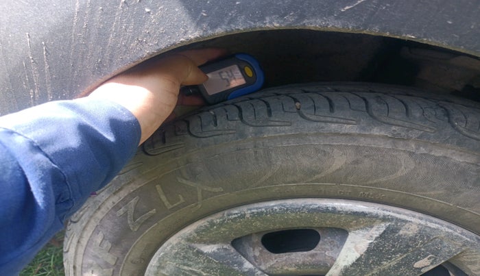 2016 Renault Kwid RXT 0.8 (O), Petrol, Manual, 80,895 km, tyre