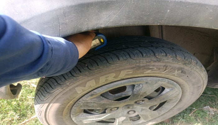 2016 Renault Kwid RXT 0.8 (O), Petrol, Manual, 80,895 km, tyre