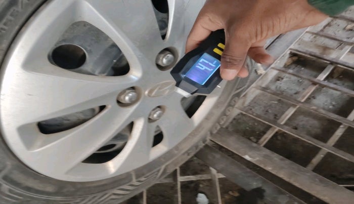 2011 Hyundai i10 SPORTZ 1.2, Petrol, Manual, 99,480 km, tyre