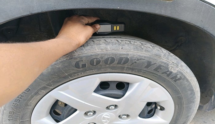 2022 Hyundai VENUE S 1.2, Petrol, Manual, 48,556 km, tyre