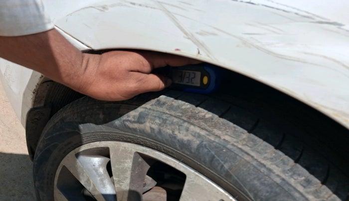 2014 Hyundai Verna FLUIDIC 1.6 CRDI SX, Diesel, Manual, 1,90,722 km, tyre