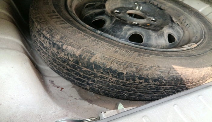 2011 Maruti Alto K10 VXI, Petrol, Manual, 74,400 km, tyre