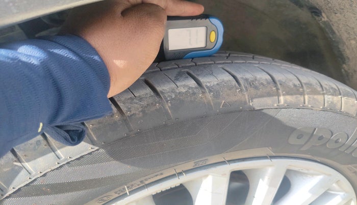 2022 Maruti Dzire ZXI CNG, CNG, Manual, 1,07,394 km, tyre