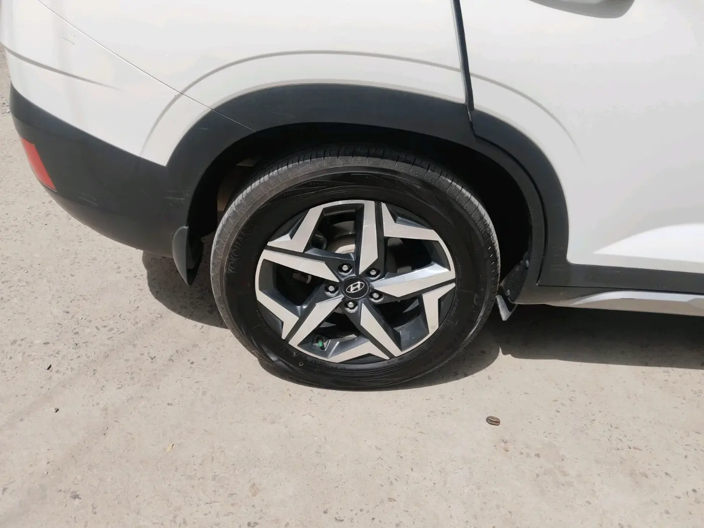 2022 Hyundai ALCAZAR PRESTIGE 1.5 MT 7STR, Diesel, Manual, 46,900 km, tyre