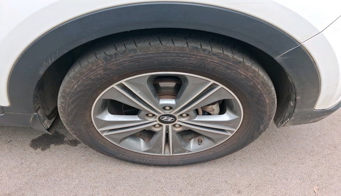 2017 Hyundai Creta SX PLUS AT 1.6 PETROL, Petrol, Automatic, 1,20,010 km, tyre