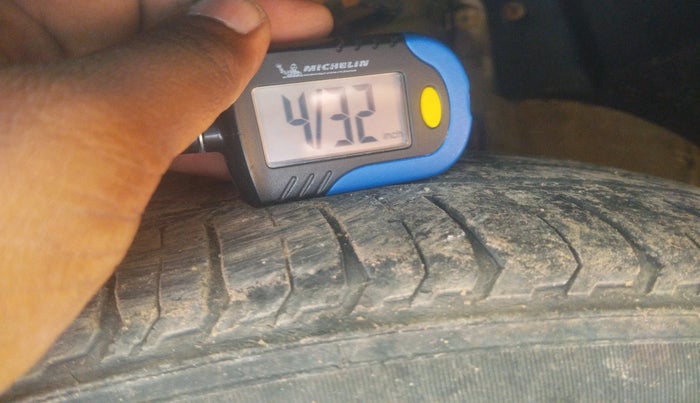 2016 Volkswagen Polo COMFORTLINE 1.5L, Diesel, Manual, 2,65,256 km, tyre