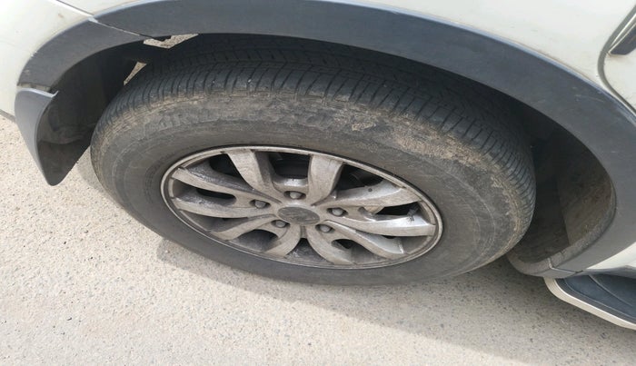 2020 Mahindra XUV500 W9 AT, Diesel, Automatic, 95,893 km, tyre