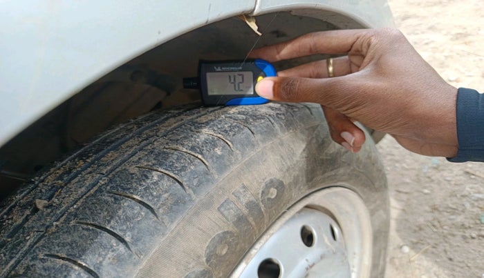 2021 Maruti Swift LXI, CNG, Manual, 64,421 km, tyre