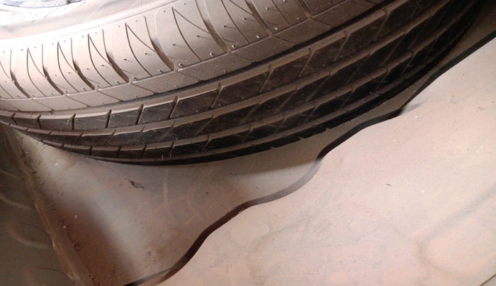 2017 Maruti Vitara Brezza ZDI, Diesel, Manual, 1,15,962 km, tyre