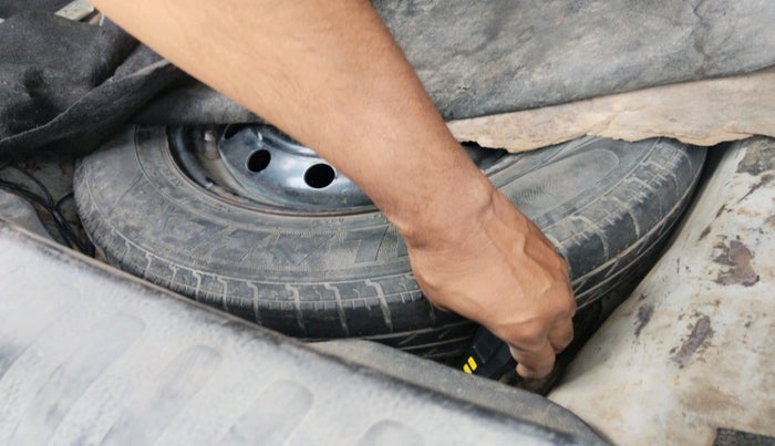 2013 Maruti Swift Dzire VDI, Diesel, Manual, 1,40,791 km, tyre