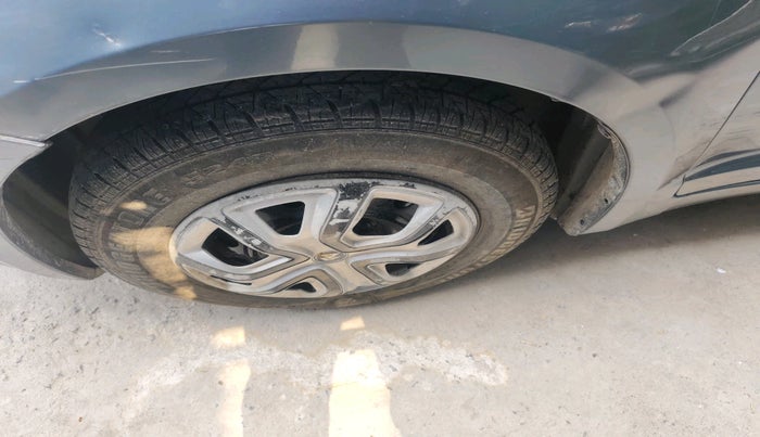 2008 Maruti Swift VXI 1.3, Petrol, Manual, 30,951 km, tyre