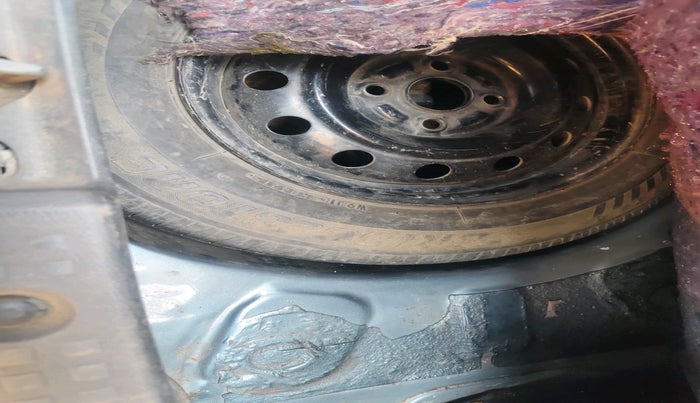 2008 Maruti Swift VXI 1.3, Petrol, Manual, 30,951 km, tyre