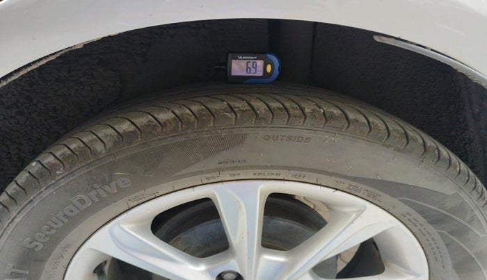 2019 Ford Ecosport TITANIUM 1.5L PETROL, Petrol, Manual, 1,09,612 km, tyre