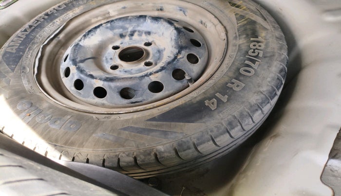 2016 Hyundai Elite i20 SPORTZ 1.4 CRDI, Diesel, Manual, 1,18,996 km, tyre