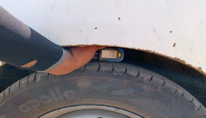 2010 Hyundai i10 ERA 1.1, CNG, Manual, 1,68,500 km, tyre