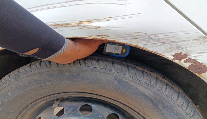 2010 Hyundai i10 ERA 1.1, CNG, Manual, 1,68,500 km, tyre