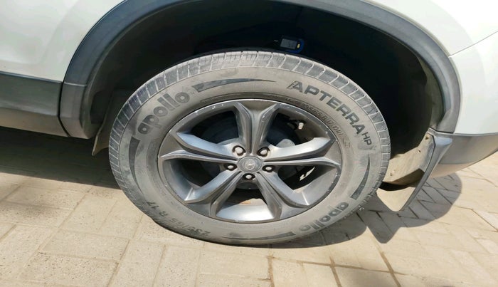 2021 Tata Harrier XZA 2.0L, Diesel, Automatic, 36,224 km, tyre